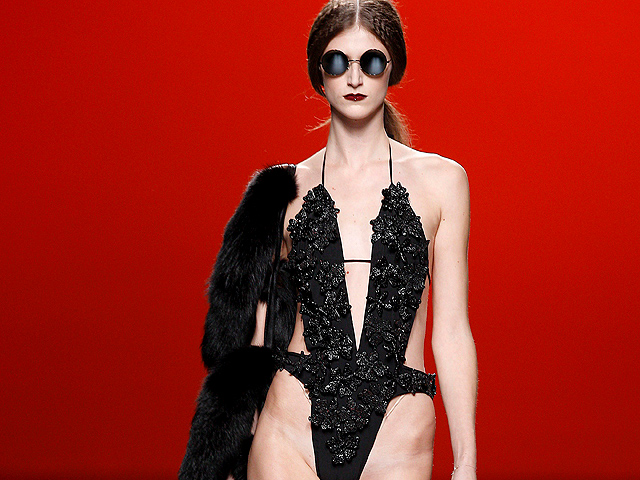 Desfile &iacute;ntegro de Mar&iacute;a Escote en Cibeles Madrid Fashion Week 2011