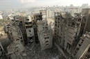 Gaza ha amanecido con varios edificios gubernamentales destrozados tras la tercera noche de bombardeos.