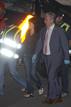 El juez Garz&oacute;n, junto a una detenida. Los arrestados podr&iacute;an estar relacionados con atentados contra el proyecto de tren de alta velocidad vasca, conocido como la Y vasca.