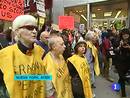 Ir al Video&nbsp;Detenidos m&aacute;s de 700 manifestantes del movimiento "Ocupemos Wall Street"