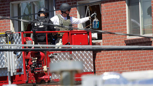 Ver v&iacute;deo  'Detonaci&oacute;n controlada en la casa del presunto asesino de Denver'