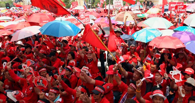 DETRACTORES DEL GOBIERNO EXIGEN EN LAS CALLES LA INMEDIATA DISOLUCI&Oacute;N DEL PARLAMENTO Y ELECCIONES ANTICIPADAS