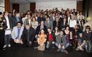 Foto de familia de los escritores que a lo largo del d&iacute;a han firmado ejemplares de sus obras en la jornada festivo-literaria de Sant Jordi.