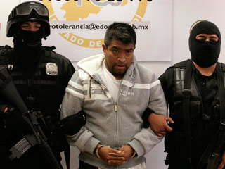Ver v&iacute;deo  'Difunden la confesi&oacute;n de un narco mexicano acusado de 12 asesinatos'