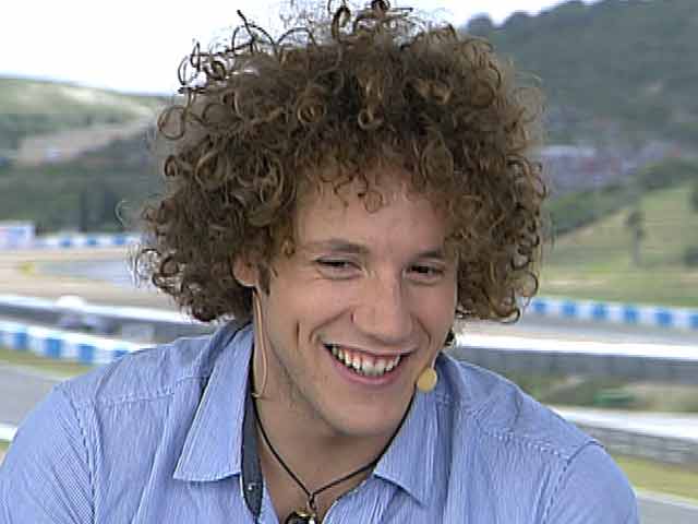 Eurovisi&oacute;n 2010 - Daniel Diges se sube a una moto en Jerez