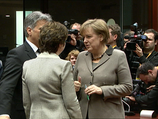 Ver v&iacute;deo  'La dimisi&oacute;n de S&oacute;crates planear&aacute; sobre la reuni&oacute;n de jefes de Gobierno en Bruselas'