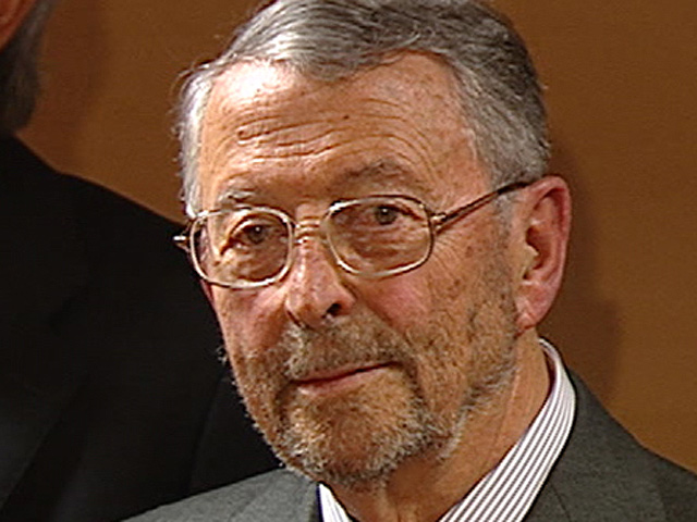 Alberto Oliart dimite como presidente de RTVE "por motivos personales"