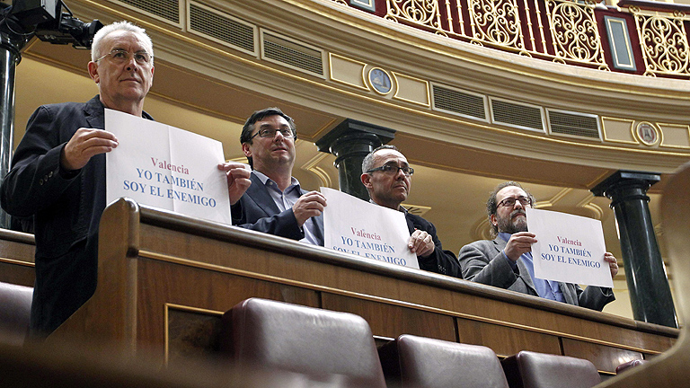 Diputados apoyan a los estudiantes de Valencia