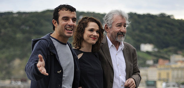 El director Javier Rebollo (i), junto a los actores Jos&eacute; Sacrist&aacute;n y Valeria Alonso