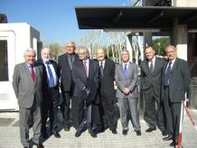 De izquierda a derecha, Enric Sopena, Diego Carcedo, Fernando G. Delgado, Eduardo Sotillos, Ramón Villot, Diego Armario, Pedro Piqueras y Agustí Farré en la entrada de la Casa de la Radio, en Prado del Rey. De izquierda a derecha, Enric Sopena, Diego Carcedo, Fernando G. Delgado, Eduardo Sotillos, Ramón Villot, Diego Armario, Pedro Piqueras y Agustí Farré en la entrada de la Casa de la Radio, en Prado del Rey.