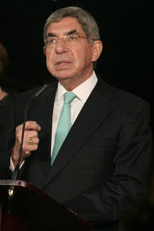 DISCURSO DEL PRESIDENTE OSCAR ARIAS DESPUÉS DE REUNIÓN CON COMITÉS DESIGNADOS POR ZELAYA Y MICHELETTI DISCURSO DEL PRESIDENTE OSCAR ARIAS DESPUÉS DE REUNIÓN CON COMITÉS DESIGNADOS POR ZELAYA Y MICHELETTI