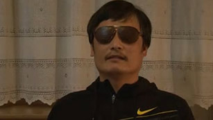 Ver v&iacute;deo  'El disidente chino Chen Guangcheng escapa de su arresto domiciliario'