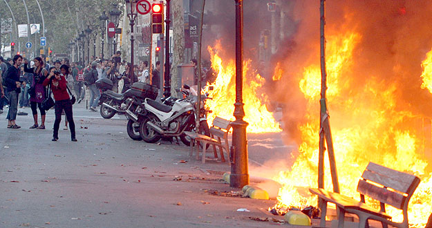 DISTURBIOS DURANTE LA HUELGA GENERAL EN BARCELONA