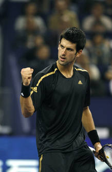 El serbio sucede a Roger Federer como ganador en Shanghái. El serbio sucede a Roger Federer como ganador en Shanghái.