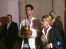 Ir al Video&nbsp;Djokovic celebra Wimbledon en Serbia