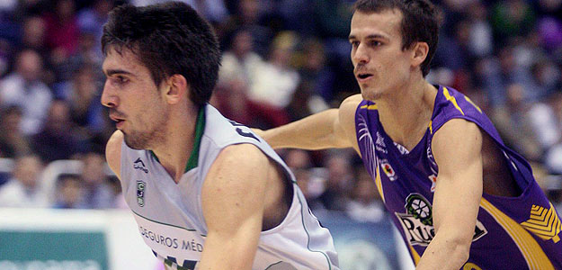 El base del DKV Joventut Josep Franch, en un lance del partido frente al Blancos de Rueda Valladolid. El base del DKV Joventut Josep Franch, en un lance del partido frente al Blancos de Rueda Valladolid.