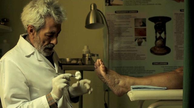 Somos cortos - Doctor Le&oacute;n, pedicuro