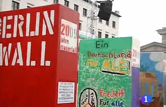 Un gigantesco domin&oacute; caer&aacute; ma&ntilde;ana como lo hizo el Muro de Berlin hace 20 a&ntilde;os