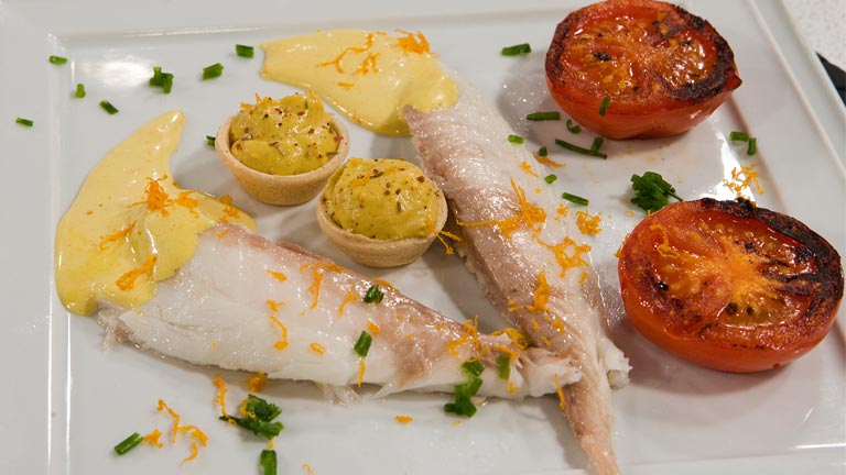 Saber Cocinar - Dorada a la sal con tartaletas de pat&eacute; de berberechos