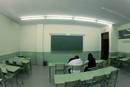 Dos alumnos en una clase de un instituto de Madrid el d&iacute;a de la huelga
