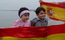 Dos ni&ntilde;os bakuenses apoyan la candidatura espa&ntilde;ola en Eurovisi&oacute;n 2012
