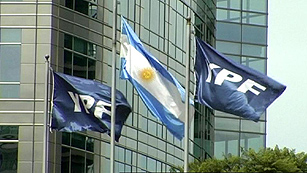 Ver v&iacute;deo  'Dos provincias argentinas retiran sus licencias a Repsol - YPF'