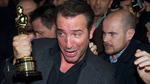 M&aacute;s Gente - Jean Dujardin es recibido en Francia como un h&eacute;roe