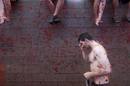 Durante la Tomatina de Bu&ntilde;ol es preciso proteger los ojos convenientemente.