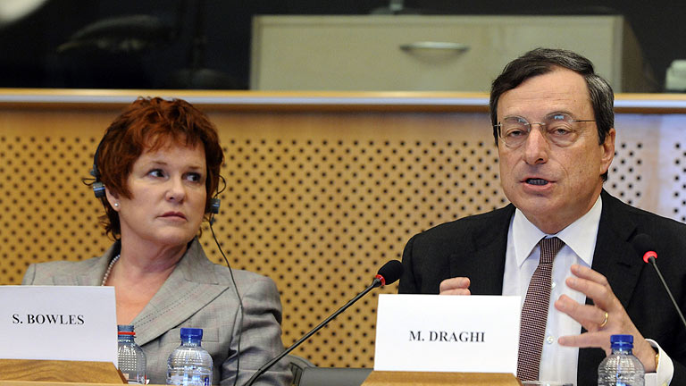 Draghi critica la actuaci&oacute;n del gobierno espa&ntilde;ol en la crisis de Bankia