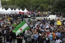 En Plaza de Espa&ntilde;a, desde primera hora de la ma&ntilde;ana estaban concetradas numerosos manifestantes, que han celebrado una asamblea antes de dirigirse al Congreso.