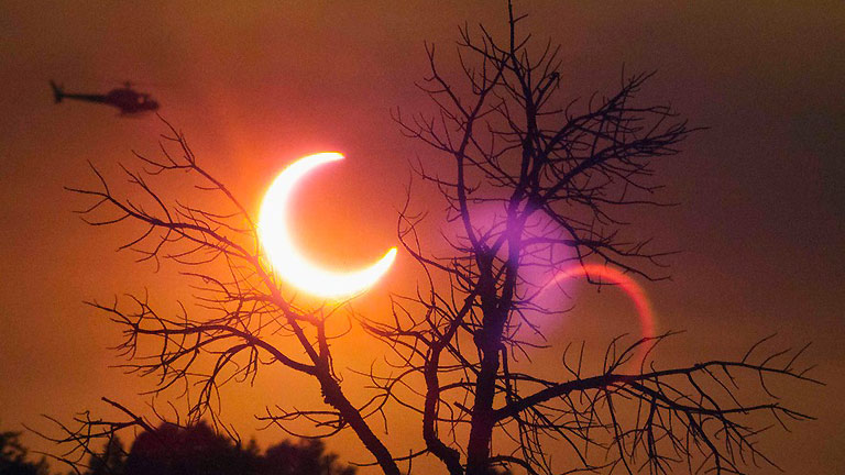 Eclipse solar a trav&eacute;s del oc&eacute;ano Pac&iacute;fico
