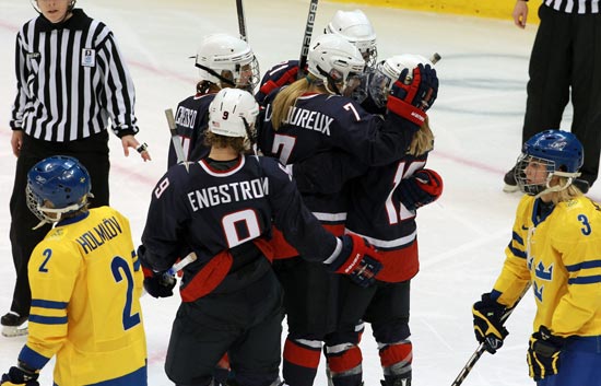 JJOO Vancouver. Hockey EE.UU. espera a Canad&aacute; en la final femenina