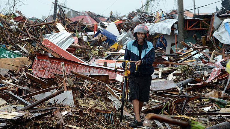 Cuatro millones y medio de personas sufren los efectos del tifón en Filipinas