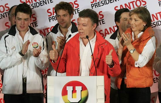 Colombia vota por la continuidad de las pol&iacute;ticas del presidente Uribe