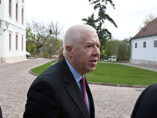 Ver v&iacute;deo  'Elena Salgado asegura que el rescate a Portugal ser&aacute; el &uacute;ltimo'