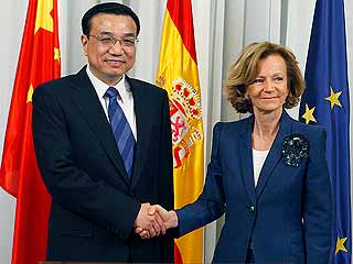 Ver v&iacute;deo  'Elena Salgado se re&uacute;ne con el viceprimer ministro de China, Li Kegiang, de visita en Espa&ntilde;a'