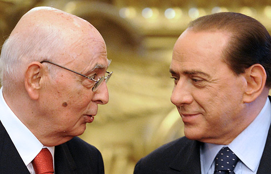 Berlusconi ha aprobado un decreto urgente contra la muerte de Eluana a pesar de la oposici&oacute;n del Presidente