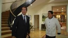 El embajador Alan Solomont en su residencia privada