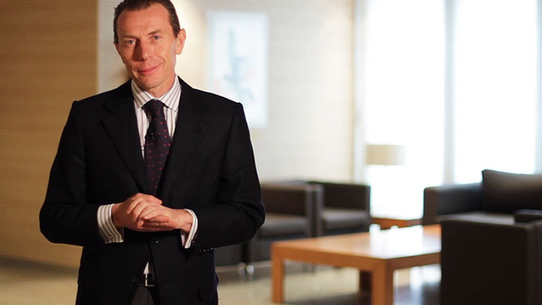 Emilio Butrague&ntilde;o pregunta en Entrevista a la carta