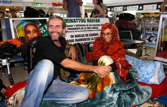 Empeora la salud de la activista saharaui Aminatu Haidar tras 12 d&iacute;as en huelga de hambre