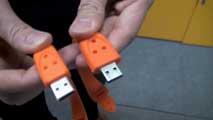 Ir al Video&nbsp;Una empresa de Barcelona crea un ordenador de bolsillo con forma de pulsera