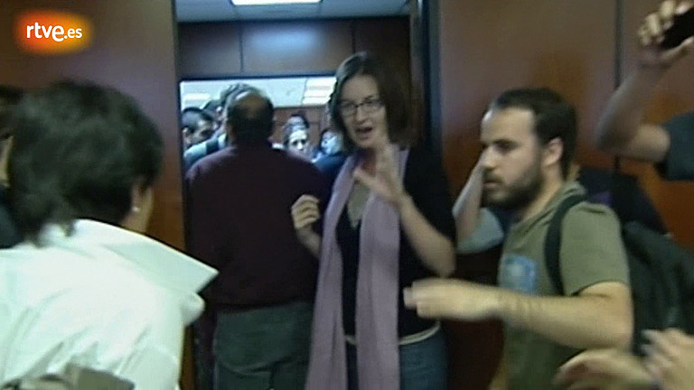 Empujones en la conseller&iacute;a de Educaci&oacute;n de Baleares entre responsables y estudiantes