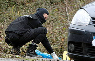 Ver v&iacute;deo  'Encuentran un posible zulo de ETA en Vizcaya'
