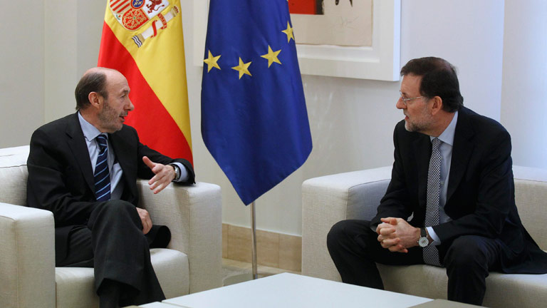 Primer encuentro entre Rubalcaba y Rajoy en la Moncloa