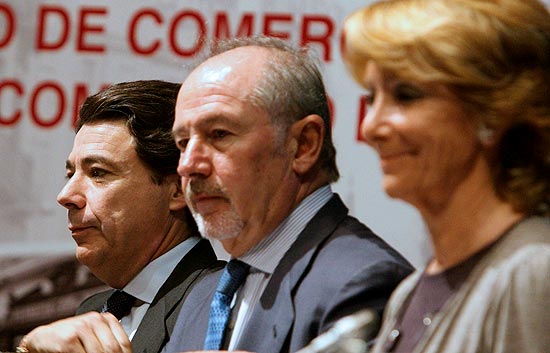 Encuentro entre Rato, Aguirre y Gonz&aacute;lez tras la batalla por Caja Madrid