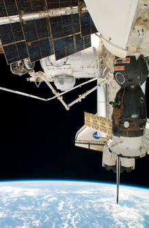 Los astronautas Nicholas Patrick y Robert Behnken concluyeron la tercera y &uacute;ltima caminata de la misi&oacute;n del Endeavour en la que acabaron de instalar el m&oacute;dulo Tranquility con un mirador panor&aacute;mico en la Estaci&oacute;n Espacial Internacional