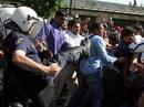ENFRENTAMIENTOS ENTRE INMIGRANTES MUSULMANES Y LA POLIC&Iacute;A EN ATENAS
