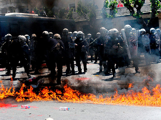 Enfrentamientos en Grecia en el primero de mayo