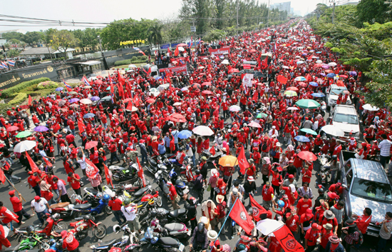EnTailandia contin&uacute;an las protestas de opositores pidiendo elecciones anticipadas
