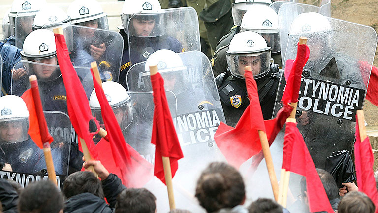 Entre grandes presiones, los partidos griegos siguen sin acuerdo sobre más recortes